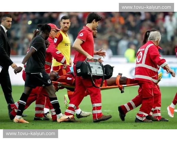 罗马的红色激情与乌迪内斯的坚韧绿茵：一场意甲的史诗对决